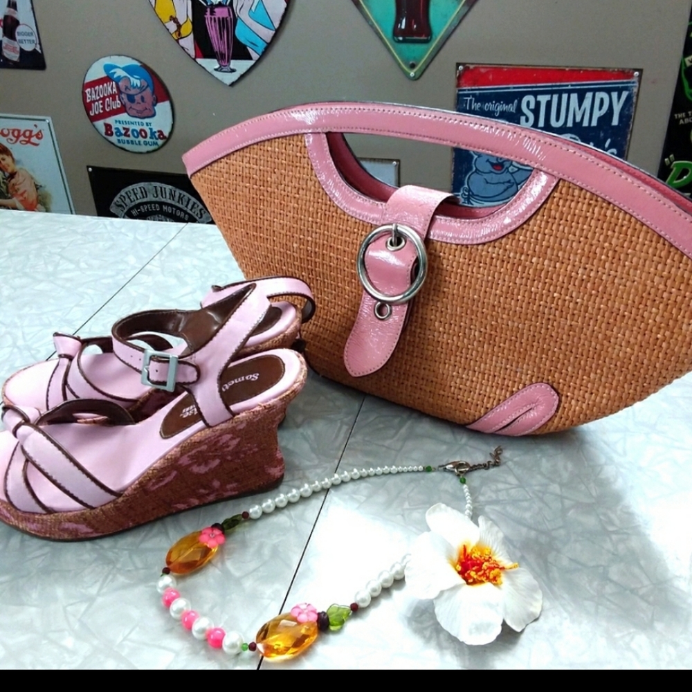 Pink patent leather and straw handbag Rare Vintage